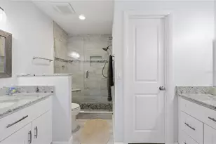 1630 Treehouse Cir, Sarasota, FL 34231 - Photo 29