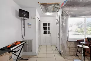 3801 Southview Dr, Brandon, FL 33511 - Photo 9