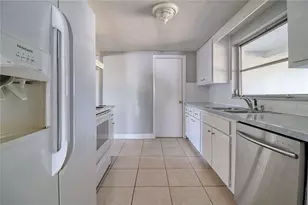 10332 Honeysuckle Ln, Port Richey, FL 34668 - Photo 11