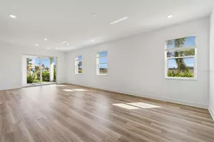 8007 Seaflower Pkwy, Bradenton, FL 34210 - Photo 9