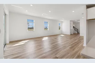 8007 Seaflower Parkway, Bradenton, FL 34210 - Photo 3