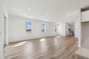 8007 Seaflower Pkwy, Bradenton, FL 34210 - Photo 3