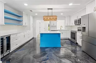 518 56th St, Holmes Beach, FL 34217 - Photo 9