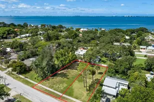 7332 Phillips St, Sarasota, FL 34243 - Photo 1