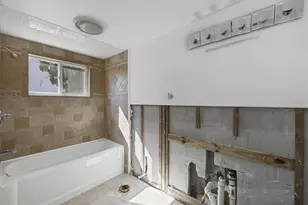 651 Jungle Queen Way, Longboat Key, FL 34228 - Photo 23