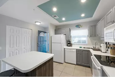 4210 Breezeway Boulevard #415, Sarasota, FL 34238 - Photo 7