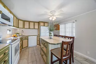 84 Del Rio Dr, Palmetto, FL 34221 - Photo 5