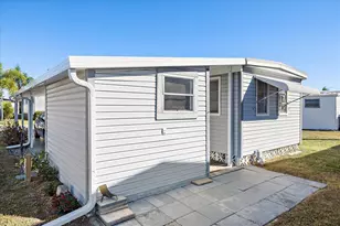 84 Del Rio Dr, Palmetto, FL 34221 - Photo 23