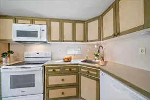 84 Del Rio Dr, Palmetto, FL 34221 - Photo 7