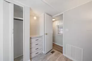 84 Del Rio Dr, Palmetto, FL 34221 - Photo 17