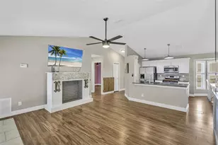 6109 61st Ct E, Palmetto, FL 34221 - Photo 7