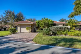 4870 Kestral Park Cir, Sarasota, FL 34231 - Photo 1