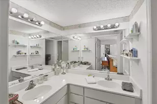 4870 Kestral Park Cir, Sarasota, FL 34231 - Photo 25