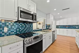 353 Avenida Leona, Sarasota, FL 34242 - Photo 17