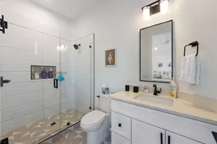 211 81st St, Holmes Beach, FL 34217 - Photo 39