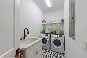 211 81st St, Holmes Beach, FL 34217 - Photo 21