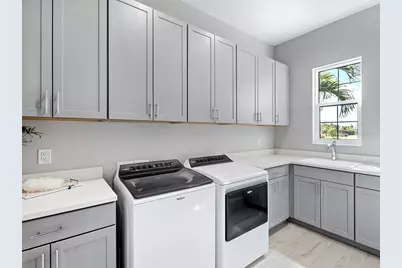 8556 Pavia Way, Lakewood Ranch, FL 34202 - Photo 41