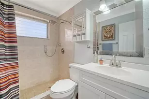 3008 Arch Dr, Sarasota, FL 34232 - Photo 19