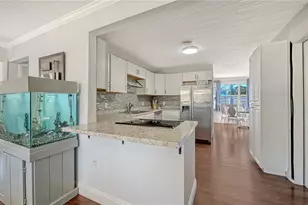 3008 Arch Dr, Sarasota, FL 34232 - Photo 9