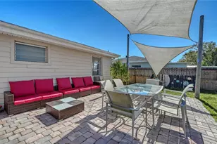 3008 Arch Dr, Sarasota, FL 34232 - Photo 29