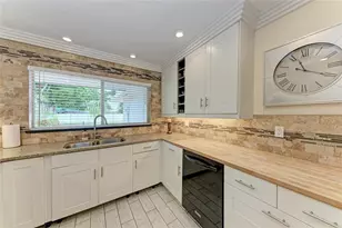 2705 S Brink Ave, Sarasota, FL 34239 - Photo 15