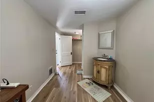 914 17th St W, Bradenton, FL 34205 - Photo 15