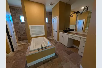 13653 Heritage Way, Sarasota, FL 34240 - Photo 17