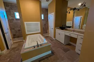 13653 Heritage Way, Sarasota, FL 34240 - Photo 17