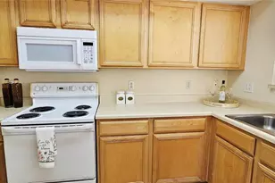 1040 Villagio Cir, Sarasota, FL 34237 - Photo 5