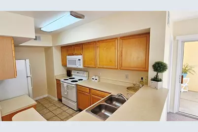 1040 Villagio Circle #201, Sarasota, FL 34237 - Photo 5