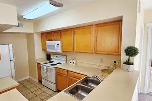 1040 Villagio Cir, Sarasota, FL 34237 - Photo 5