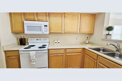 1040 Villagio Circle #201, Sarasota, FL 34237 - Photo 3