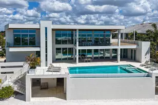 160 Whittier Dr, Sarasota, FL 34236 - Photo 1