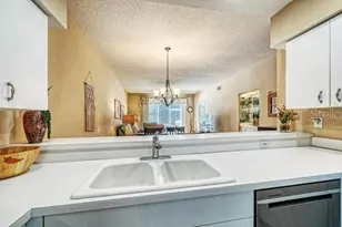 9601 Castle Point Dr, Sarasota, FL 34238 - Photo 9