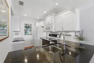 437 Cerromar Ln, Venice, FL 34293 - Photo 7