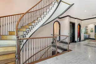 513 Villa Rosa Way, Anna Maria, FL 34216 - Photo 11