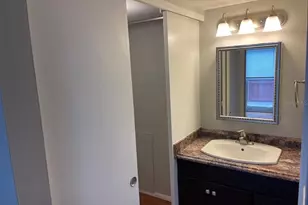 2763 Woodgate Ln, Sarasota, FL 34231 - Photo 9