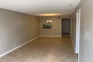 2763 Woodgate Ln, Sarasota, FL 34231 - Photo 3