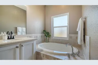 523 Grand Preserve Cove, Bradenton, FL 34212 - Photo 23