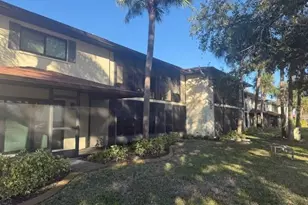 431 Airport Ave E, Venice, FL 34285 - Photo 1