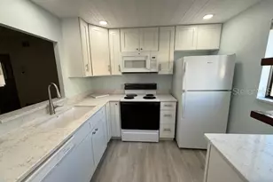 431 Airport Ave E, Venice, FL 34285 - Photo 7