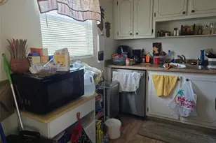 1811 Bedford Ln, Sun City Center, FL 33573 - Photo 9