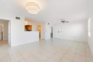 1050 Villagio Cir, Sarasota, FL 34237 - Photo 7