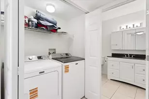 1050 Villagio Cir, Sarasota, FL 34237 - Photo 31