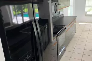 3982 Kingston Dr, Sarasota, FL 34238 - Photo 3