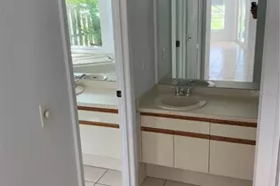 3982 Kingston Dr, Sarasota, FL 34238 - Photo 5