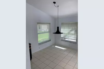 3982 Kingston Drive, Sarasota, FL 34238 - Photo 17