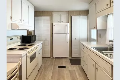 3232 Ash Terrace, Sarasota, FL 34237 - Photo 11