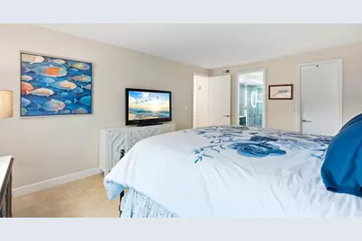 800 Benjamin Franklin Drive #110, Sarasota, FL 34236 - Photo 15