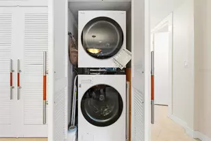 800 Benjamin Franklin Dr, Sarasota, FL 34236 - Photo 13